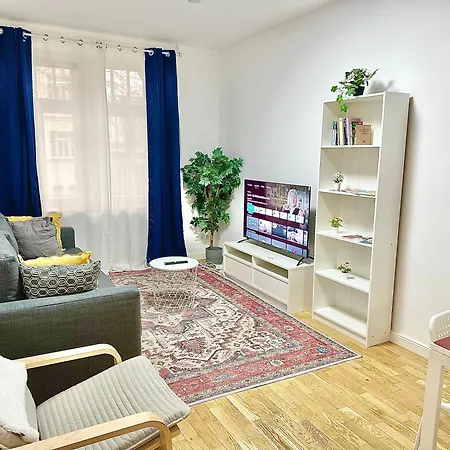Chic Bei Zoo & Klinik Apartment *